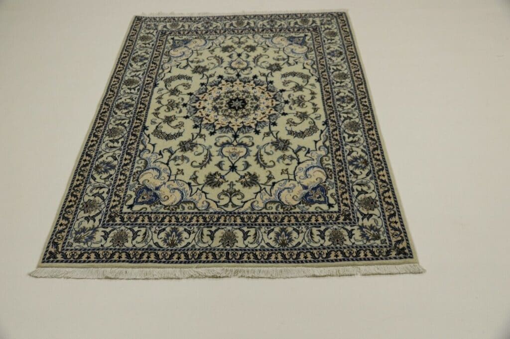 Perserteppich Nain 204 x 150 cm Wolle handgeknüpft