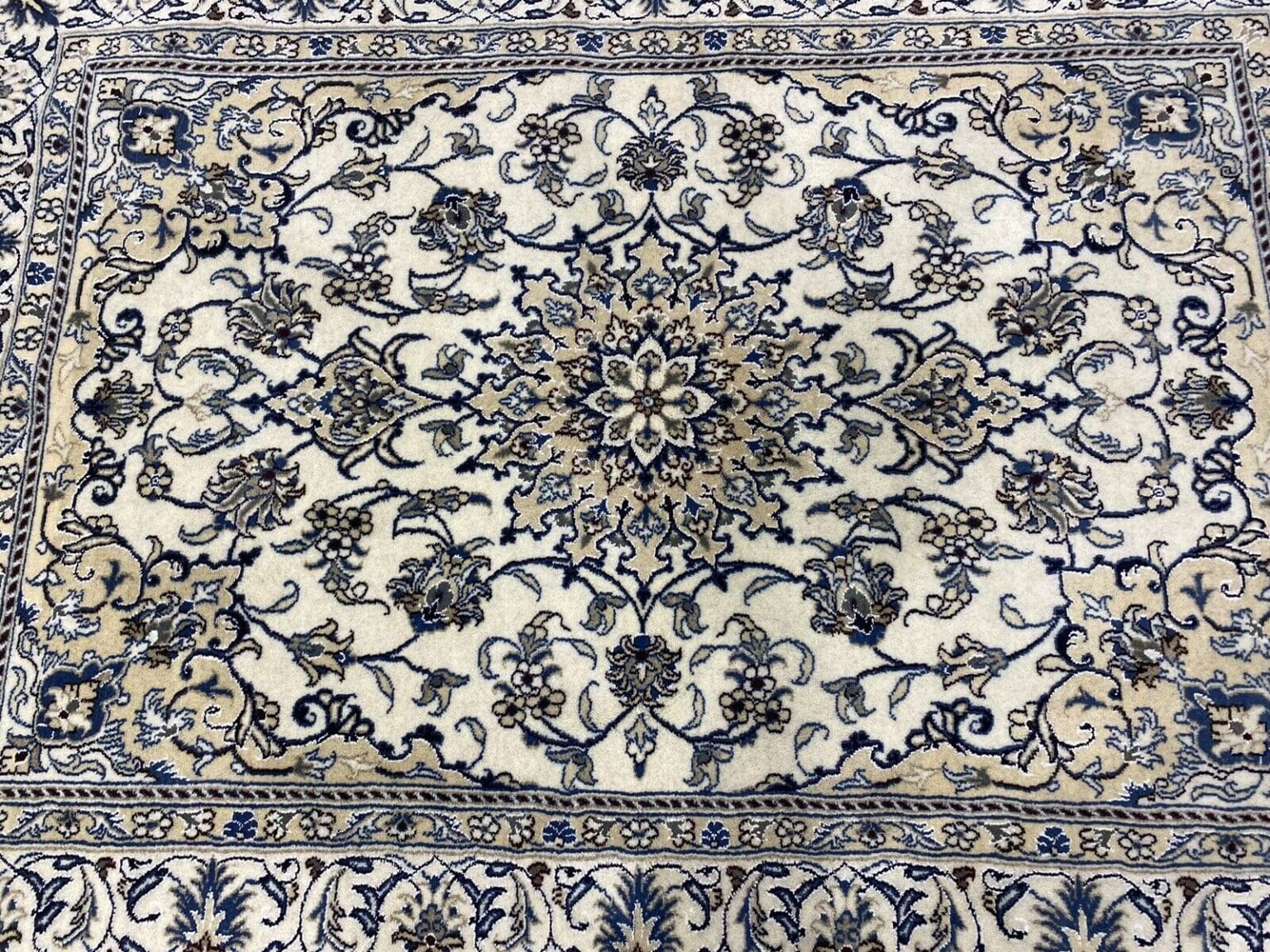 Perserteppich Nain 191 x 150 cm Wolle handgeknüpft