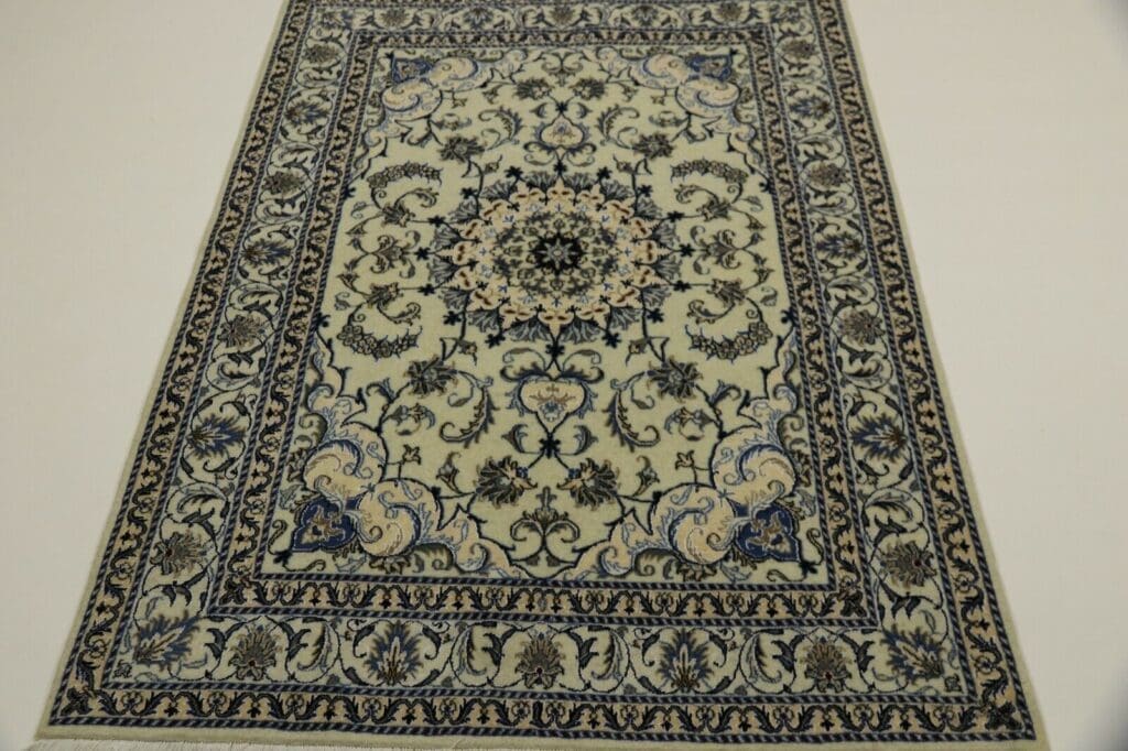 Perserteppich Nain 204 x 150 cm Wolle handgeknüpft