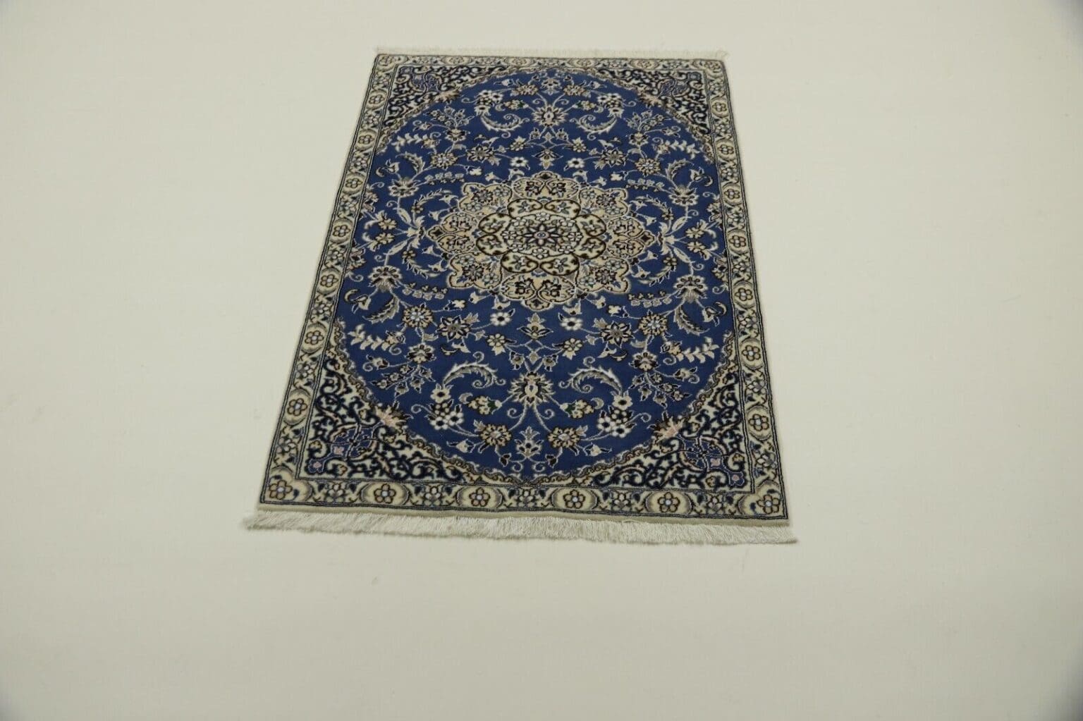 Perserteppich Nain 132 x 87 cm Wolle handgeknüpft