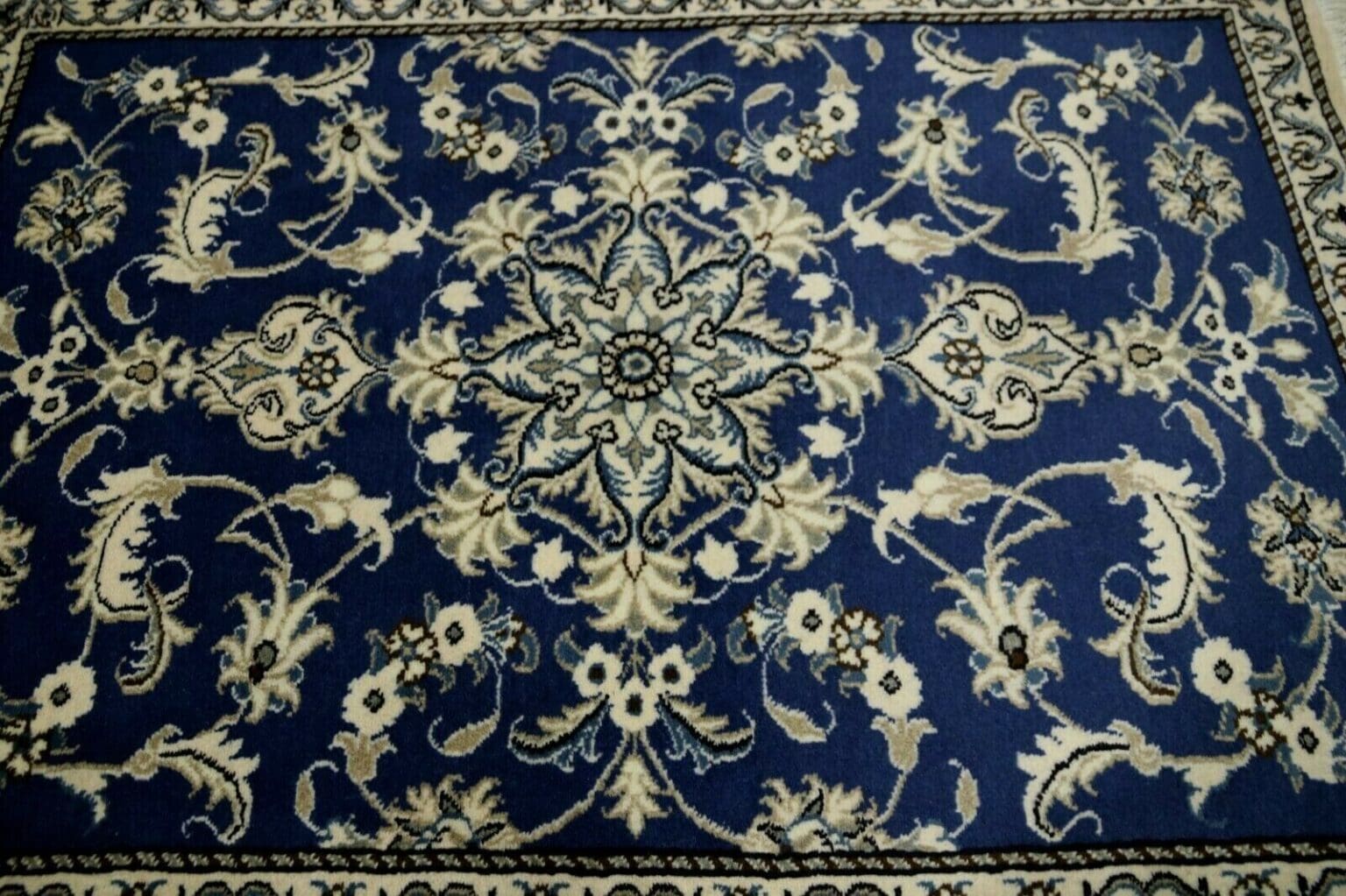 Perserteppich Nain 134 x 89 cm Wolle handgeknüpft