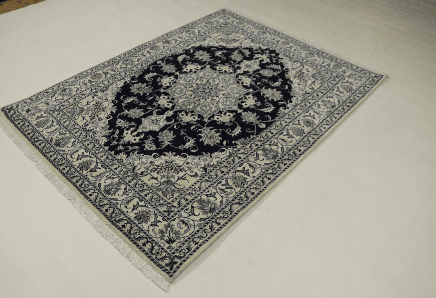 Orientteppich Nain 198x146 cm Schurwolle handgeknüpft