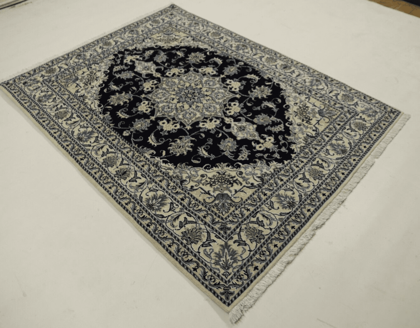 Orientteppich Nain 198x146 cm Schurwolle handgeknüpft