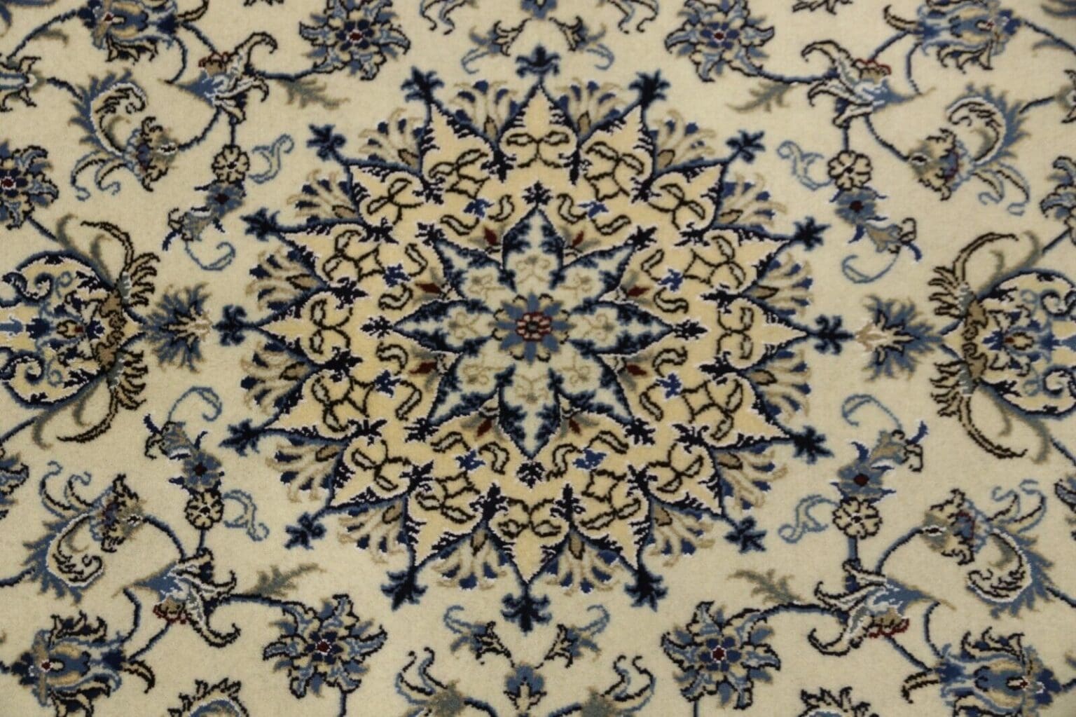 Perserteppich Super Nain 238 x 168 cm Wolle handgeknüpft