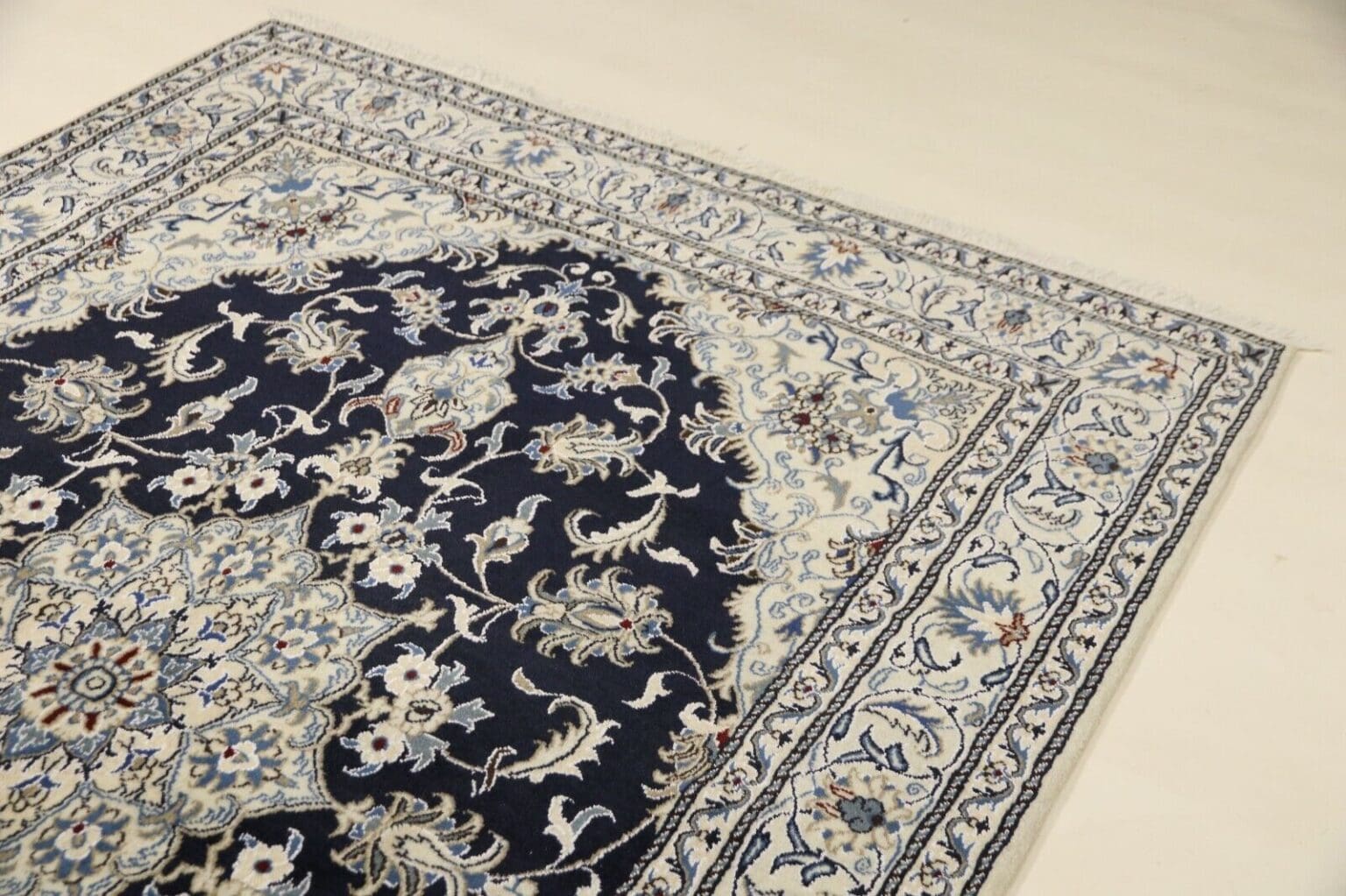 orientteppich-super-nain-mit-seide-235-x-168-cm-ca-300000-knoten-m-90 Perserteppich Nain 235 x 168 cm Wolle handgeknüpft