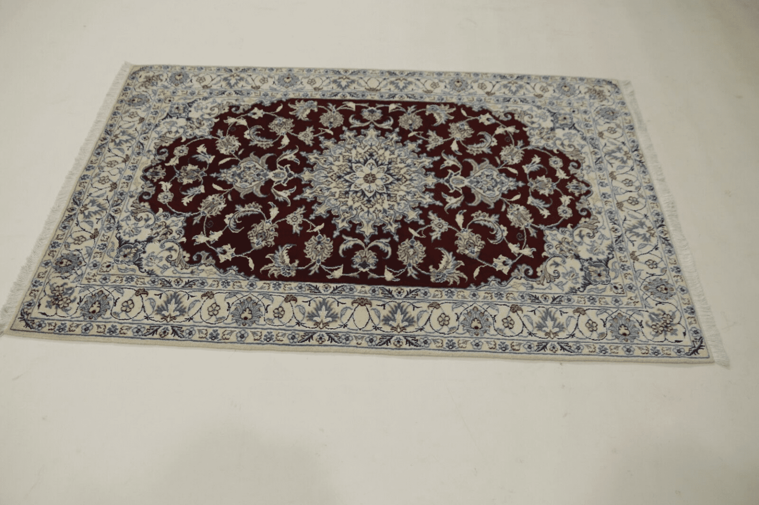 Perserteppich Nain 196 x 124 cm Wolle handgeknüpft
