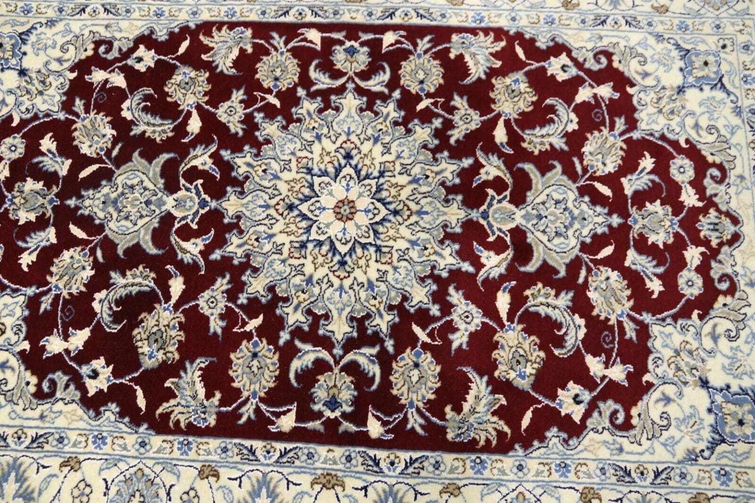 Perserteppich Nain 196 x 124 cm Wolle handgeknüpft