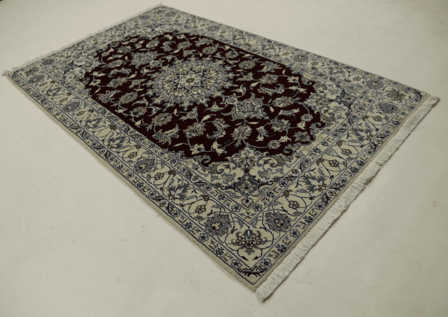 Perserteppich Nain 196 x 124 cm Wolle handgeknüpft