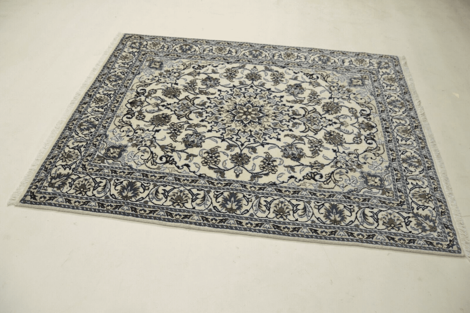 Perserteppich Nain 196 x 145 cm Wolle handgeknüpft