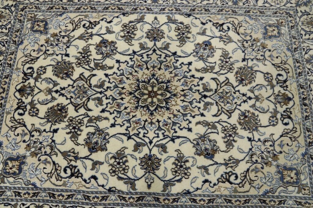 Perserteppich Nain 196 x 145 cm Wolle handgeknüpft