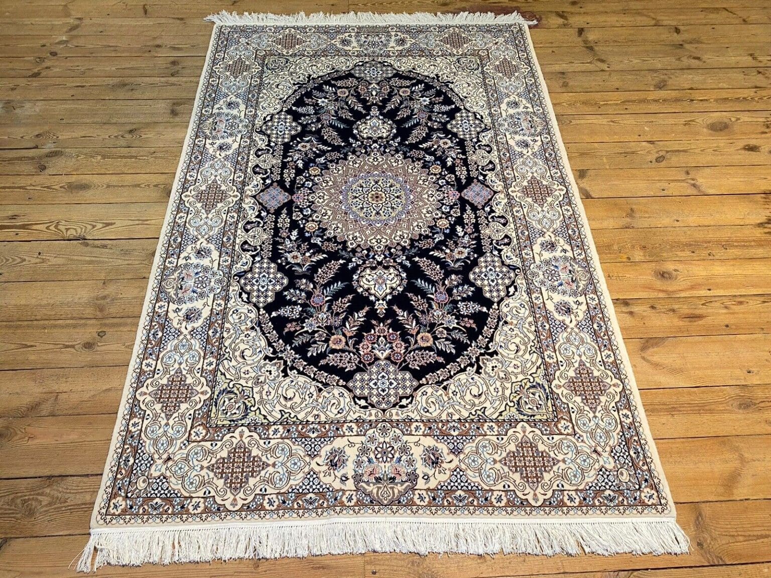Perserteppich Nain 194 x 128 cm Wolle handgeknüpft