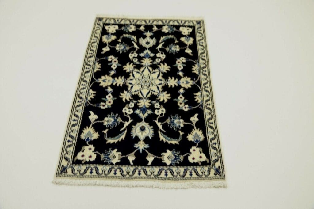 Perserteppich Nain 133 x 89 cm Wolle handgeknüpft