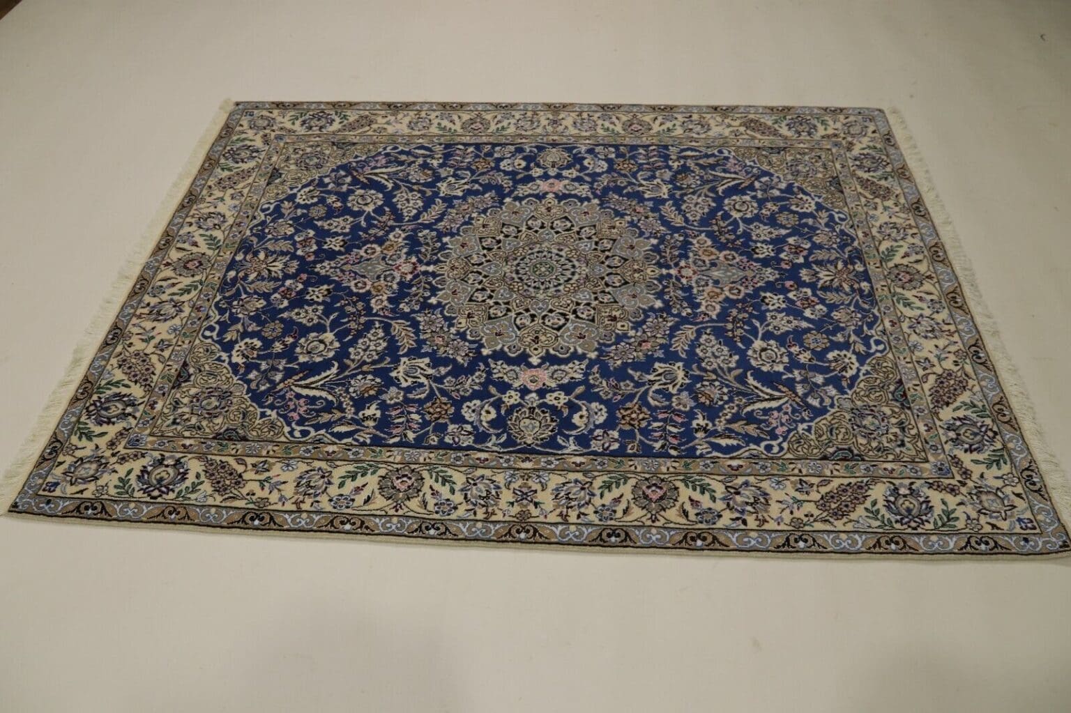 Perserteppich Nain 205 x 150 cm Korkwolle handgeknüpft