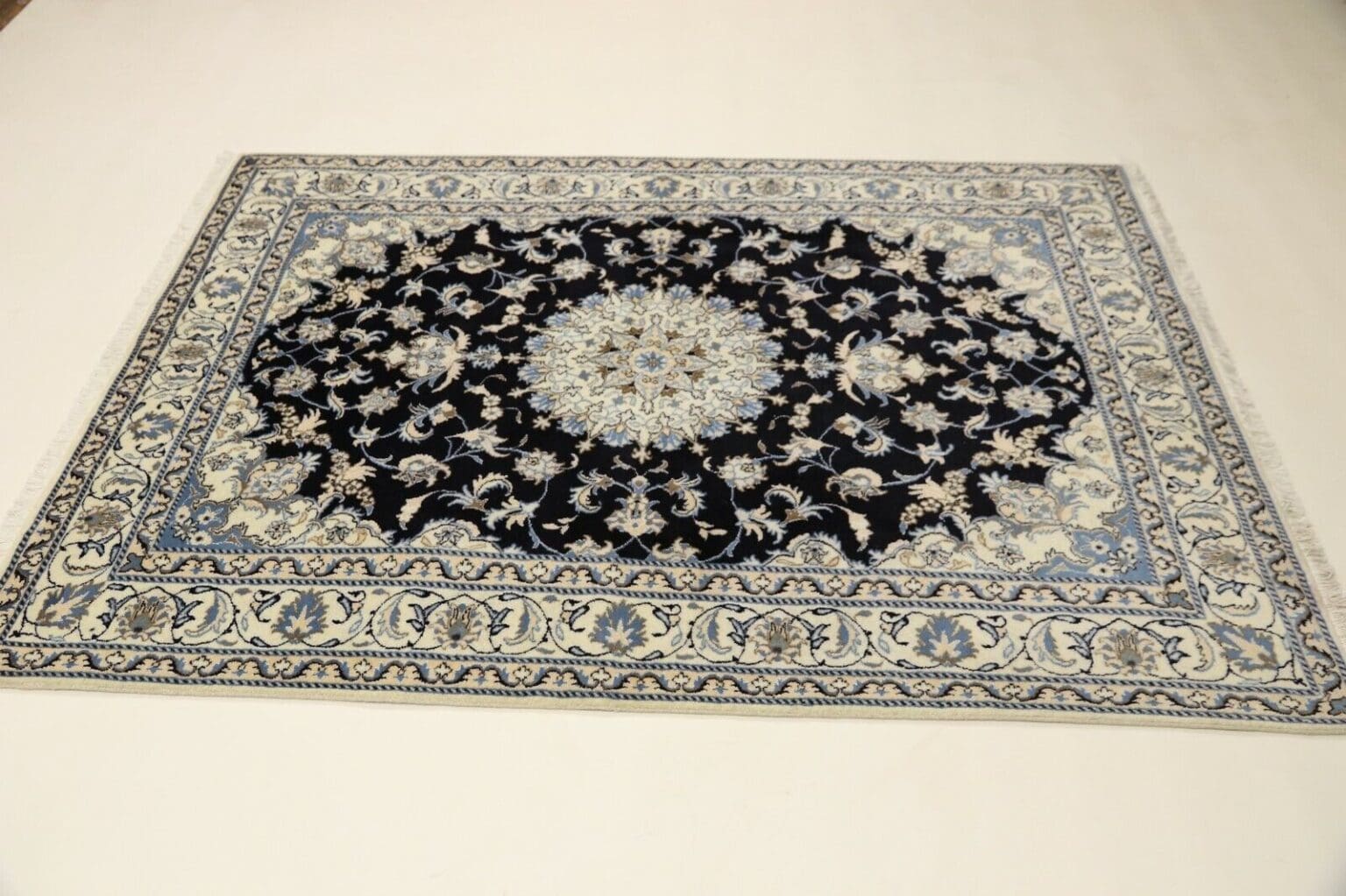 Perserteppich Nain 240 x 170 cm Wolle handgeknüpft