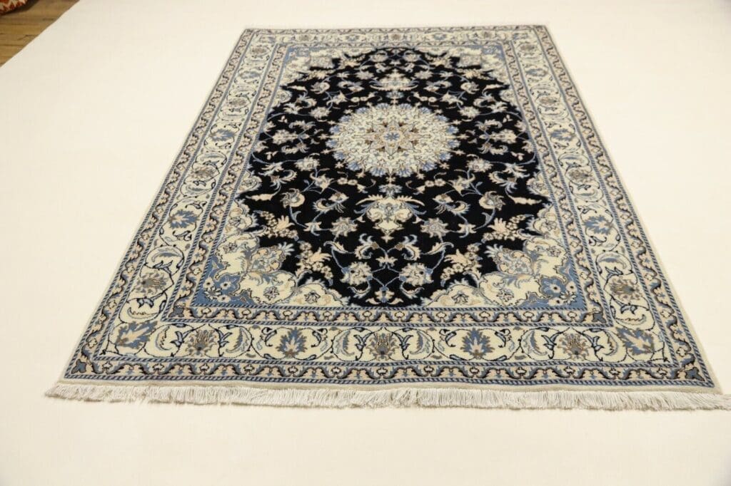 Perserteppich Nain 240 x 170 cm Wolle handgeknüpft
