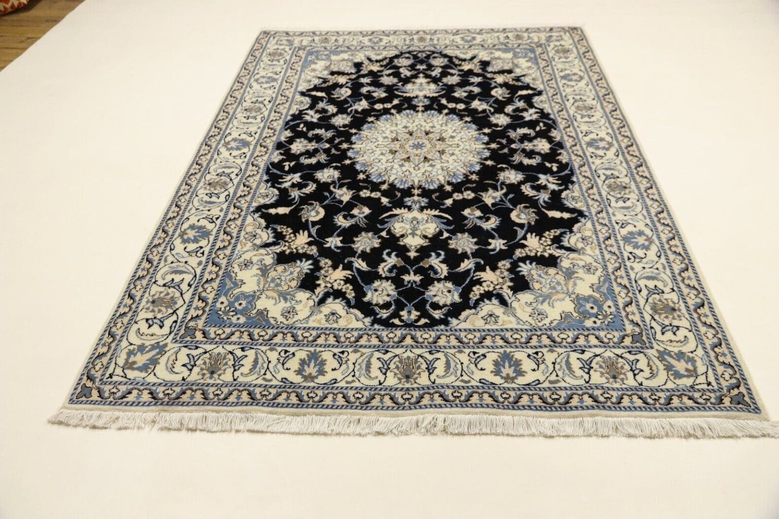 Perserteppich Nain 240 x 170 cm Wolle handgeknüpft