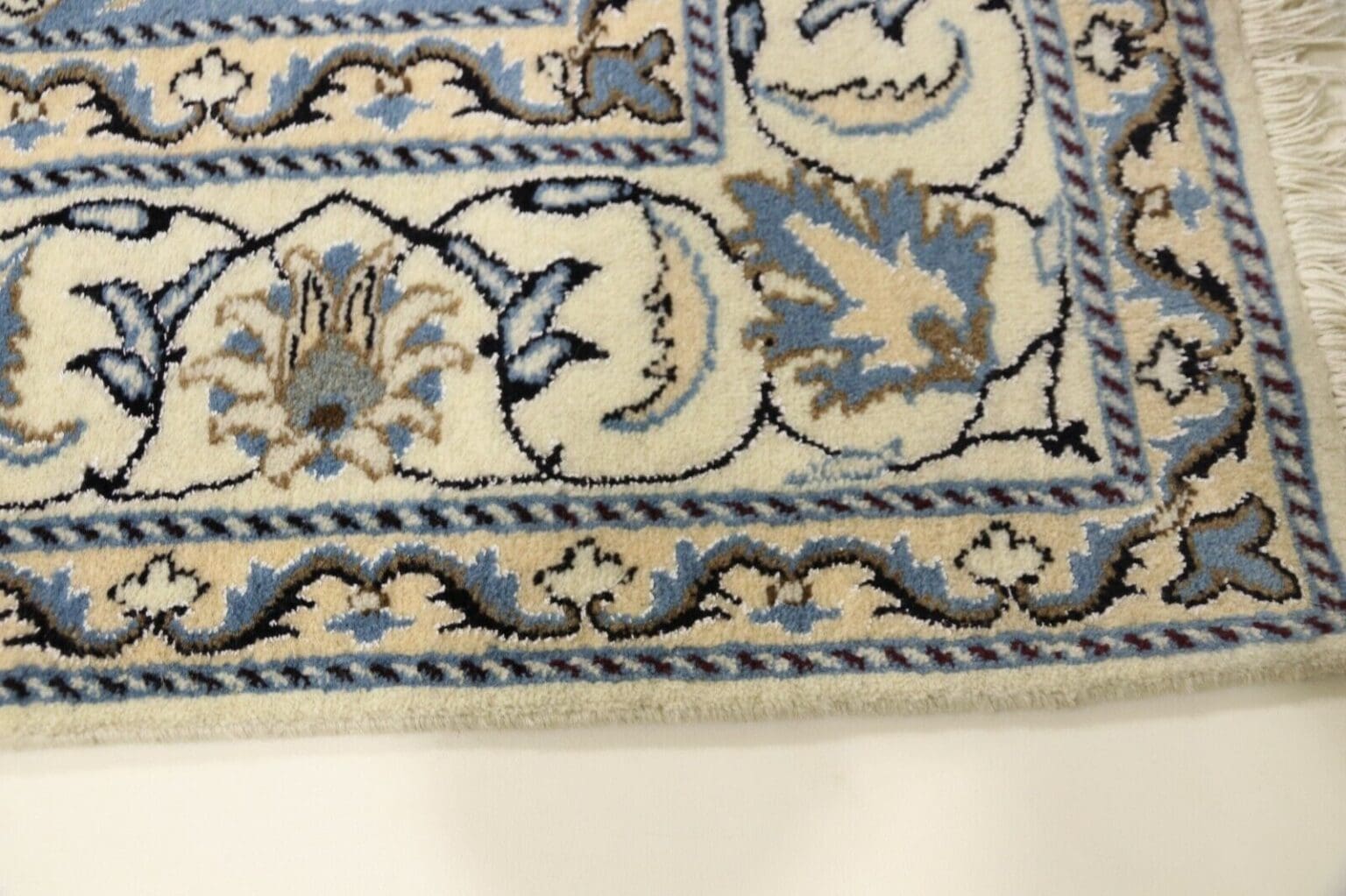 Perserteppich Nain 240 x 170 cm Wolle handgeknüpft