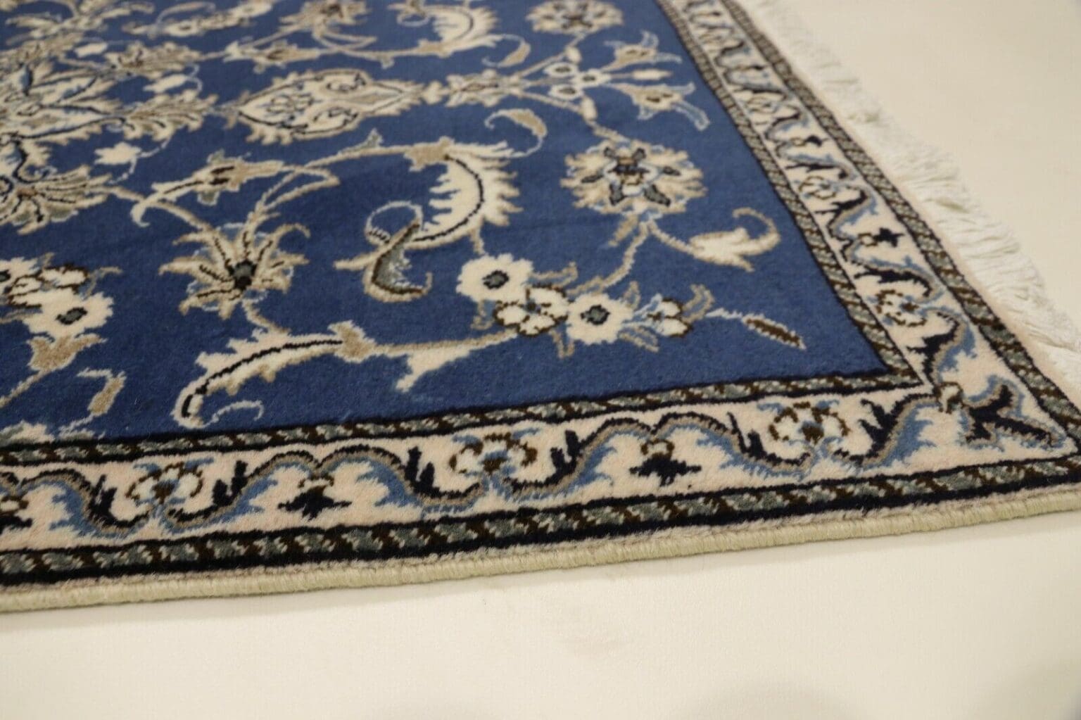 Perserteppich Nain 137 x 88 cm Schafwolle handgeknüpft