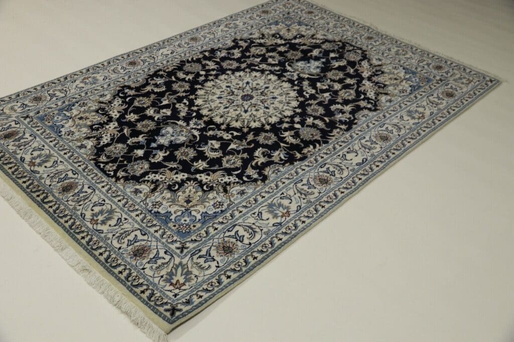 Perserteppich Nain 243 x 163 cm Schurwolle handgeknüpft