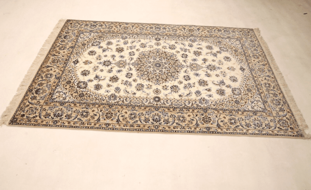Perserteppich Nain 235 x 152 cm Korkwolle handgeknüpft