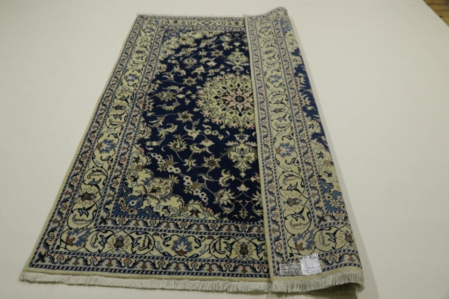 Perserteppich Nain 230 x 169 cm Wolle handgeknüpft