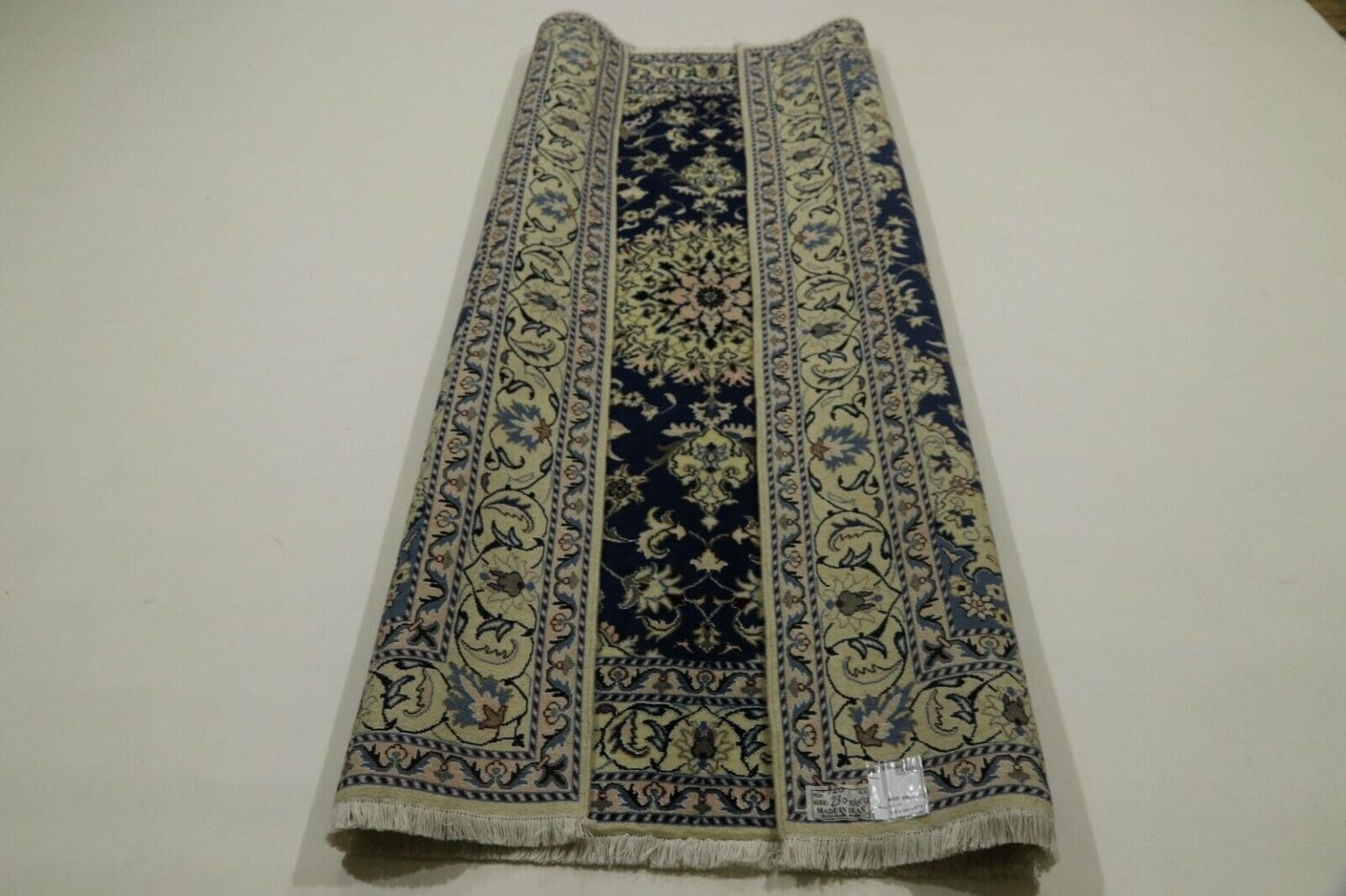 Perserteppich Nain 230 x 169 cm Wolle handgeknüpft