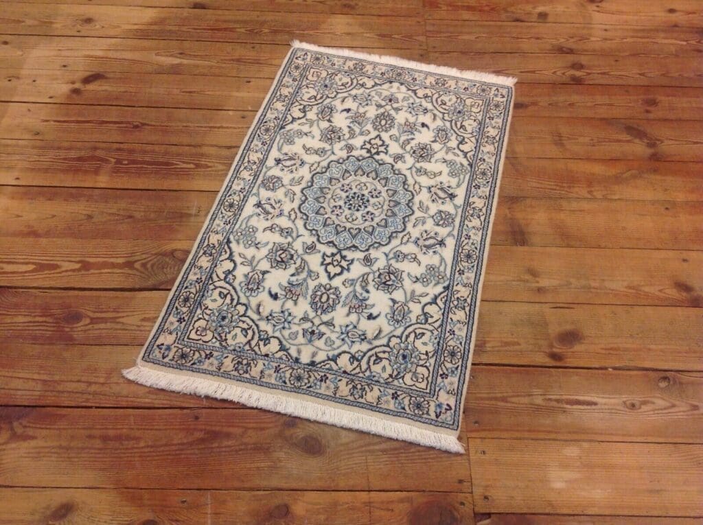 Perserteppich Nain 101 x 64 cm Wolle handgeknüpft