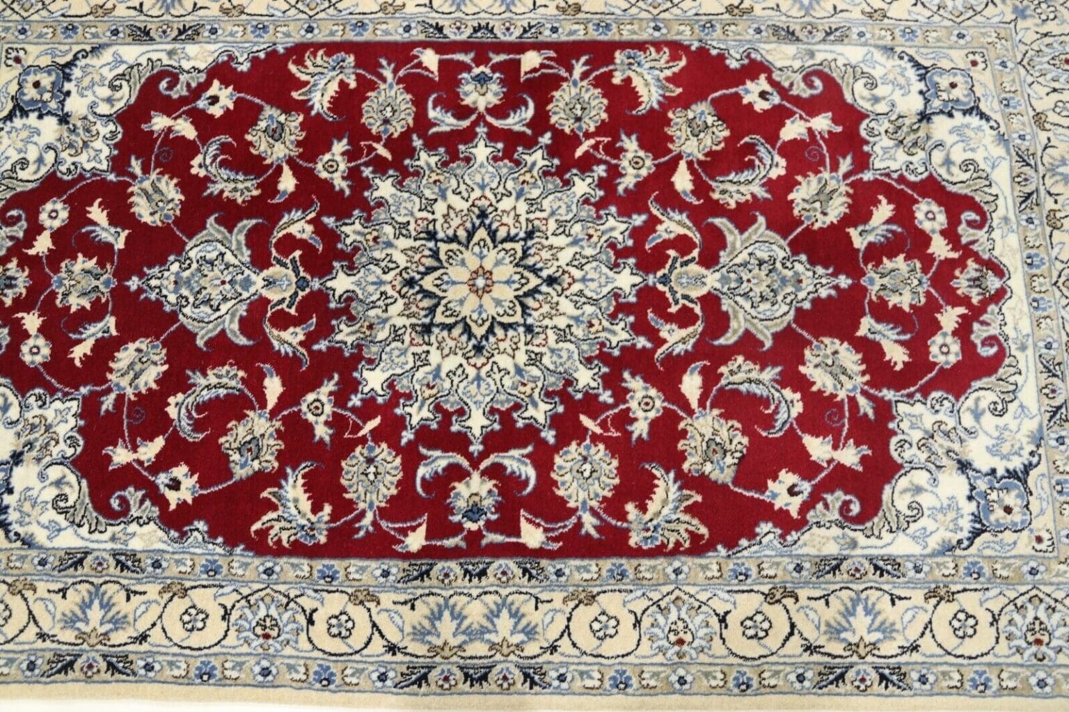 Perserteppich Nain 203 x 145 cm Wolle handgeknüpft