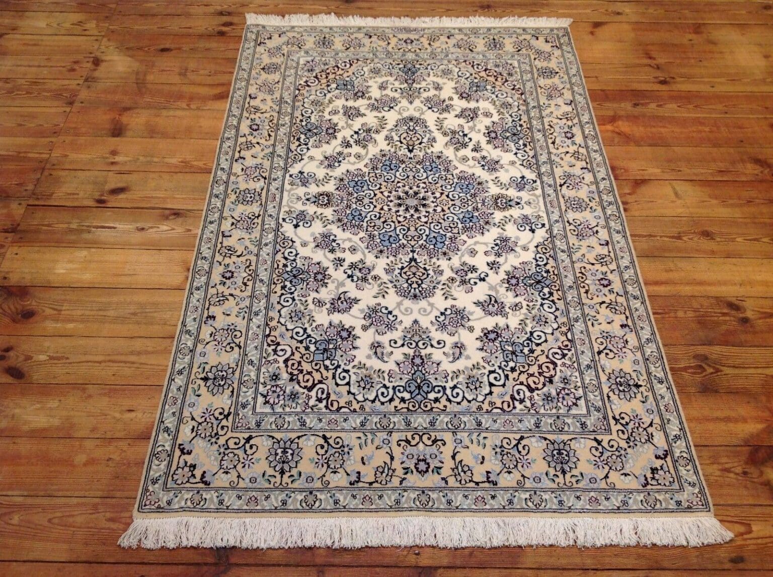 Perserteppich Nain 178 x 113 cm Korkwolle handgeknüpft