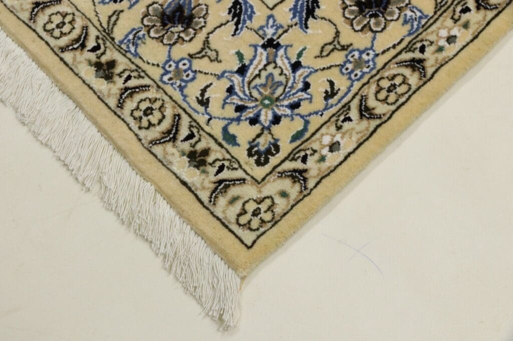 Perserteppich Nain 244 x 146 cm Schurwolle Handgeknüpft