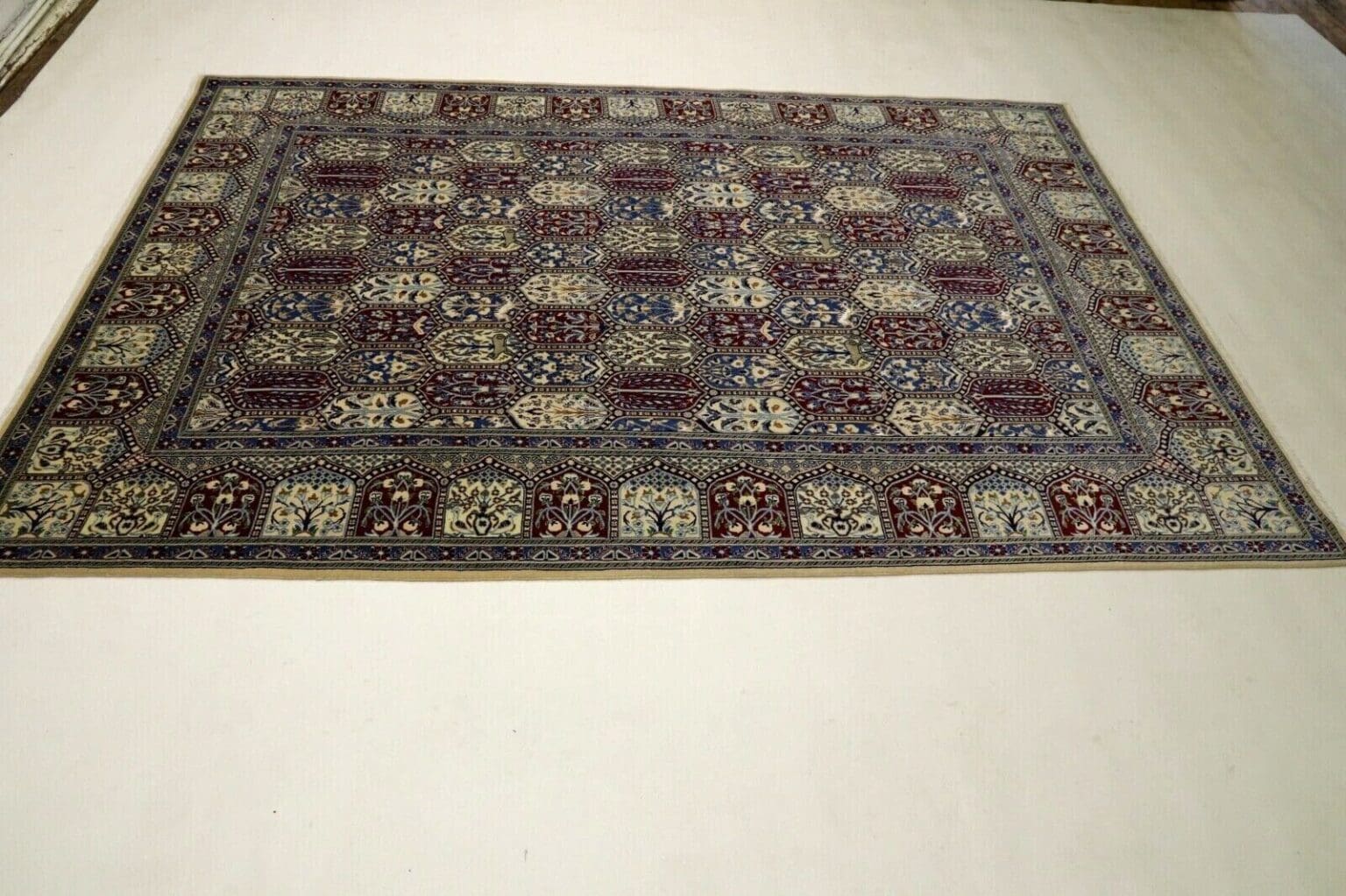 Perserteppich Nain 303 x 206 cm Schurwolle handgeknüpft