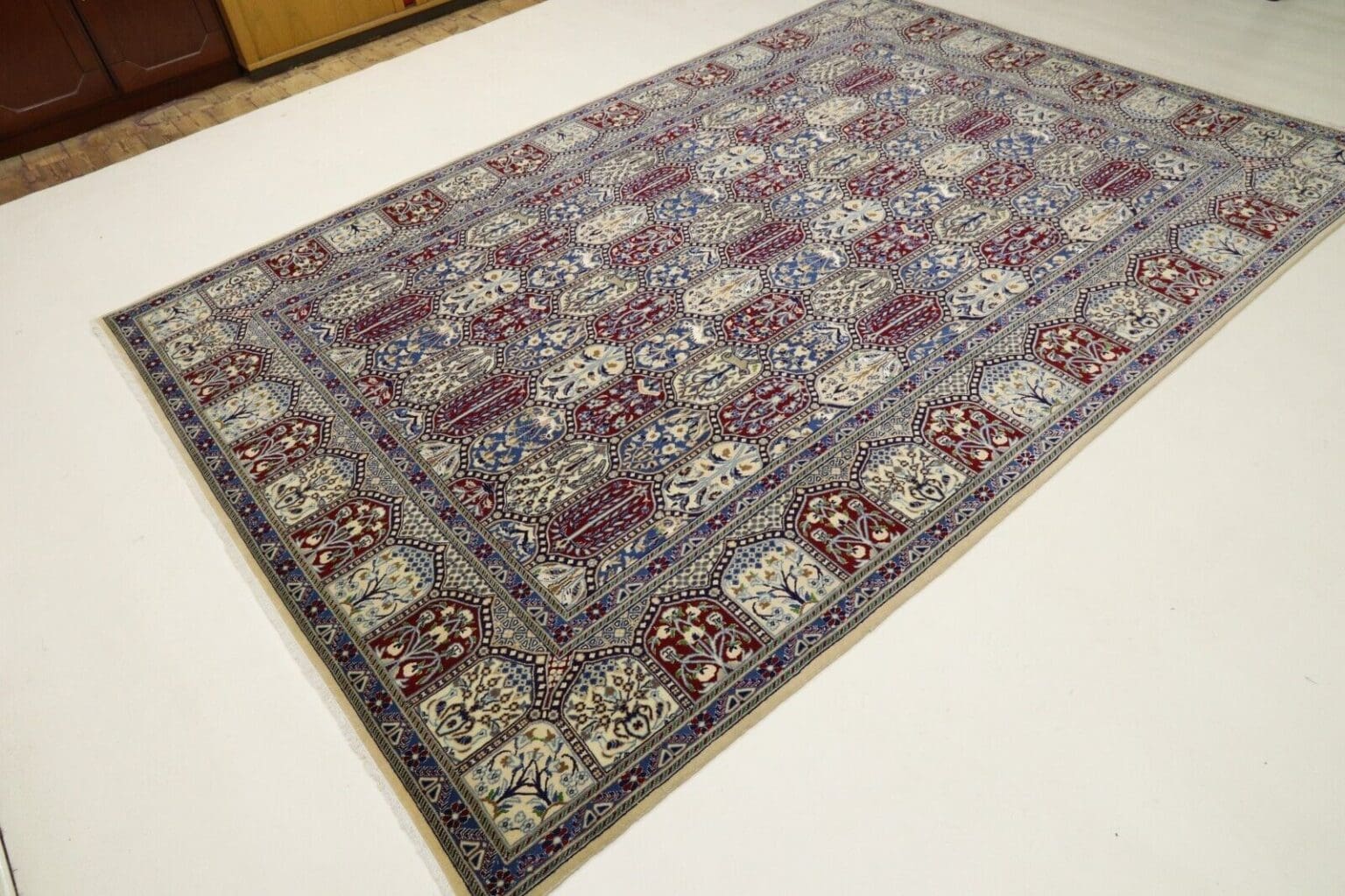 Perserteppich Nain 303 x 206 cm Schurwolle handgeknüpft