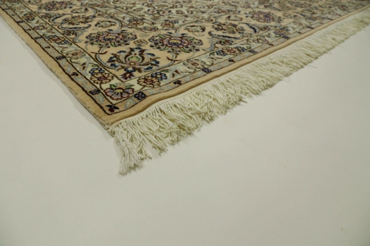 Perserteppich Nain 302 x 205 cm Schurwolle handgeknüpft