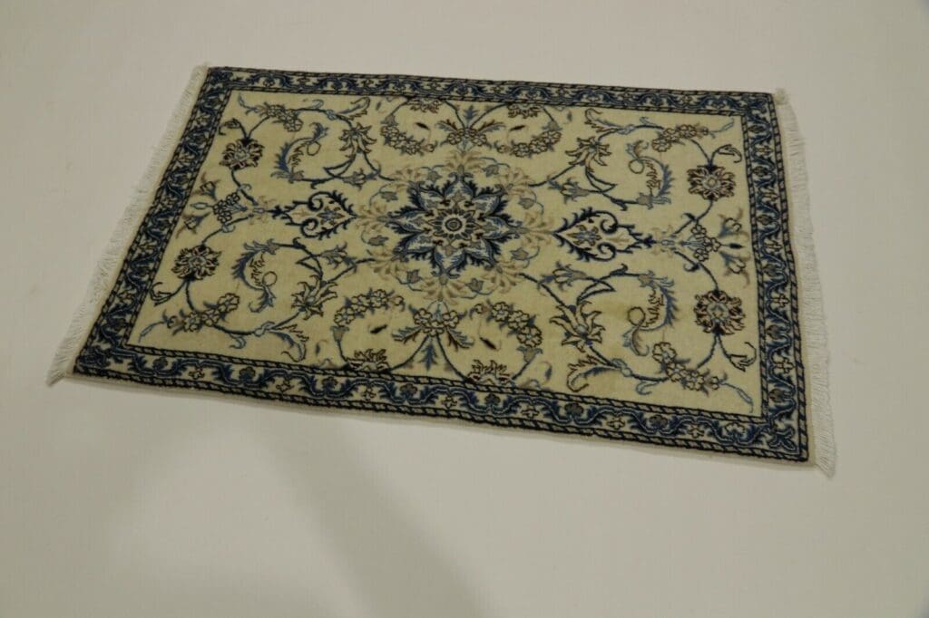 Perserteppich Nain 137 x 91 cm Schurwolle handgeknüpft