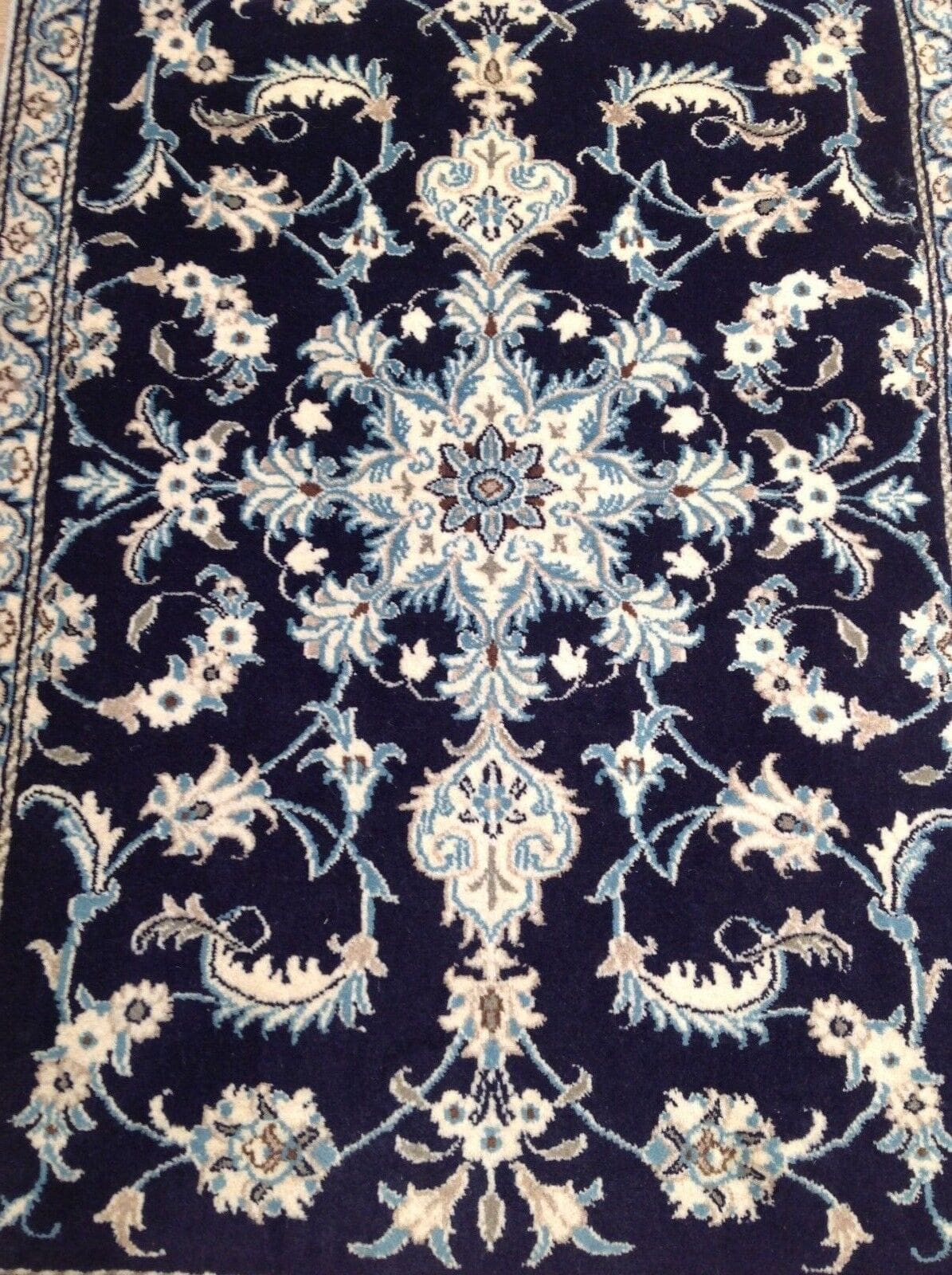 Perserteppich Nain 138 x 94 cm Schurwolle handgeknüpft
