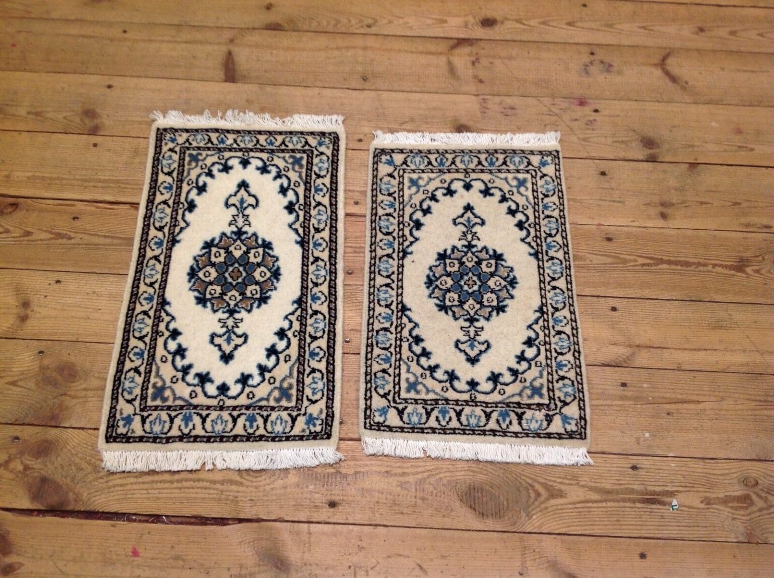 Perserteppich Nain 60x40 cm Schurwolle handgeknüpft