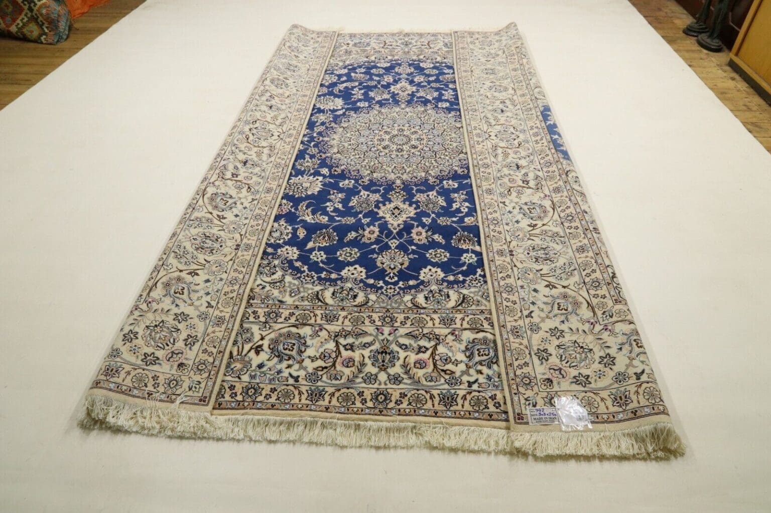 Perserteppich Nain 303 x 250 cm Schurwolle handgeknüpft