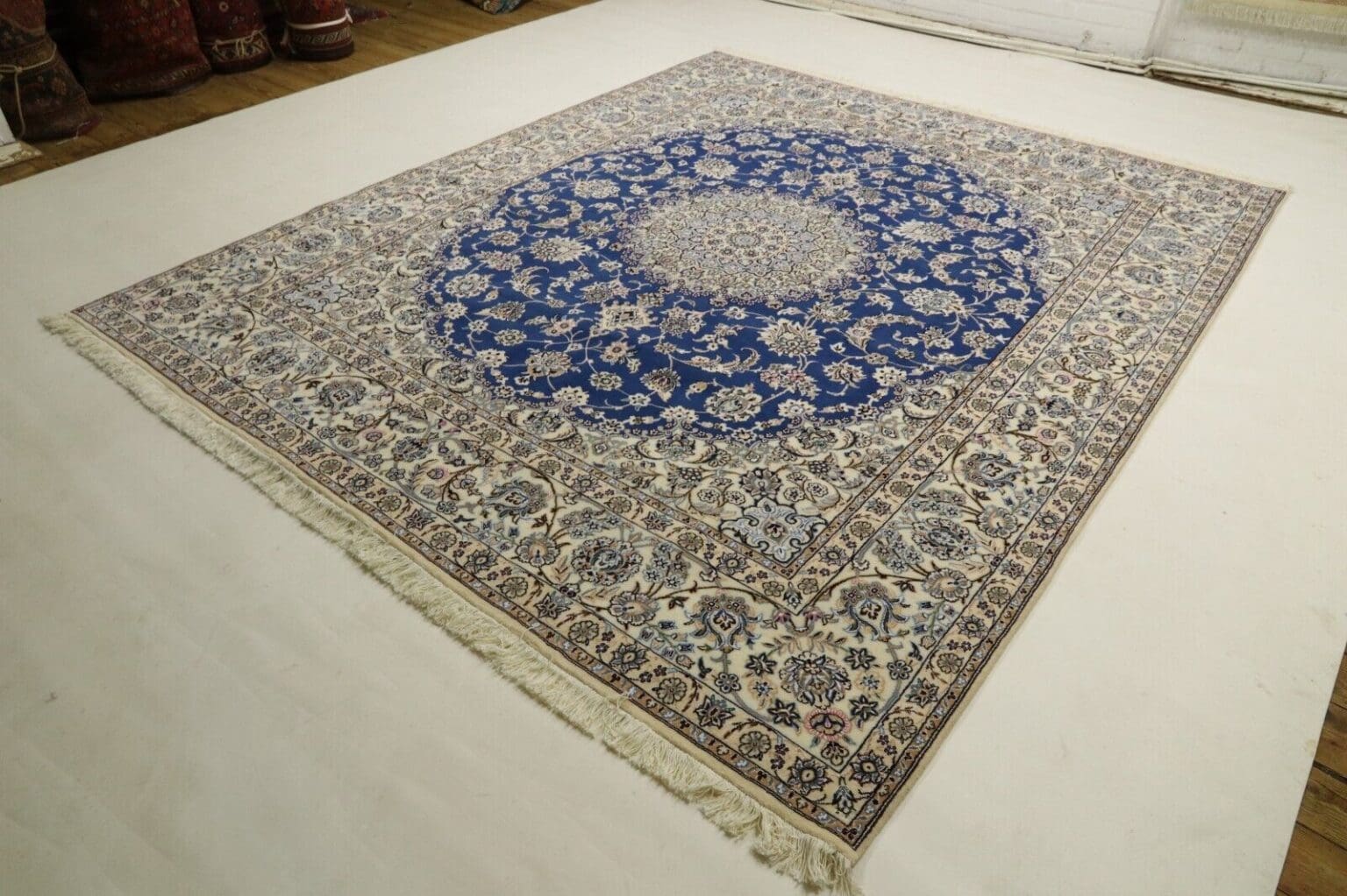 Perserteppich Nain 303 x 250 cm Schurwolle handgeknüpft