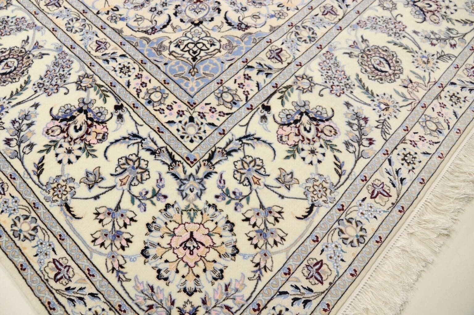wunderschoner-perserteppich-410-x-305-cm-1000-knoten-m-handgeknupft-1-3 Perserteppich 410 x 305 cm Korkwolle handgeknüpft