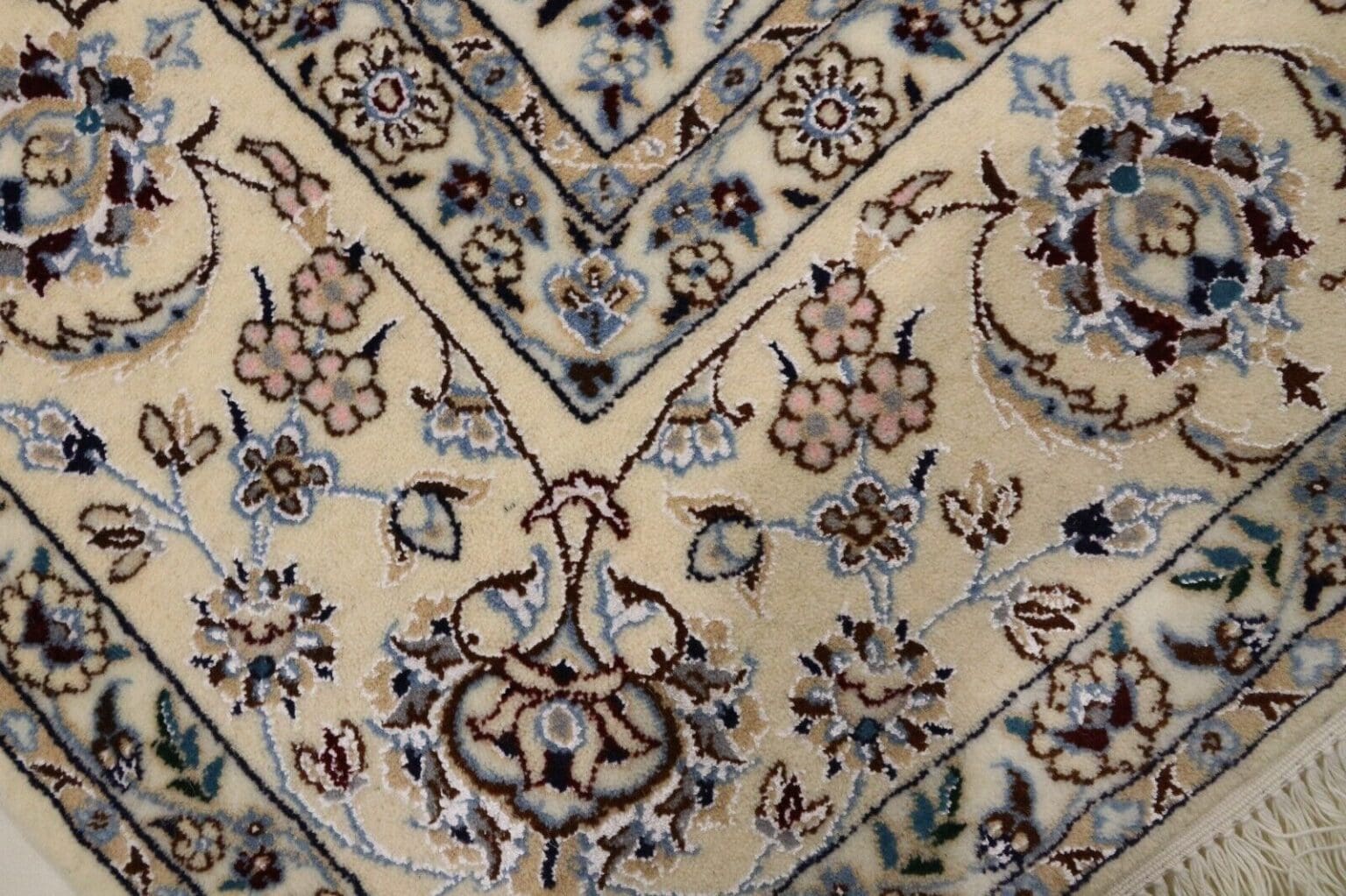 Perserteppich Nain 6 La 237 x 158 cm Korkwolle handgeknüpft