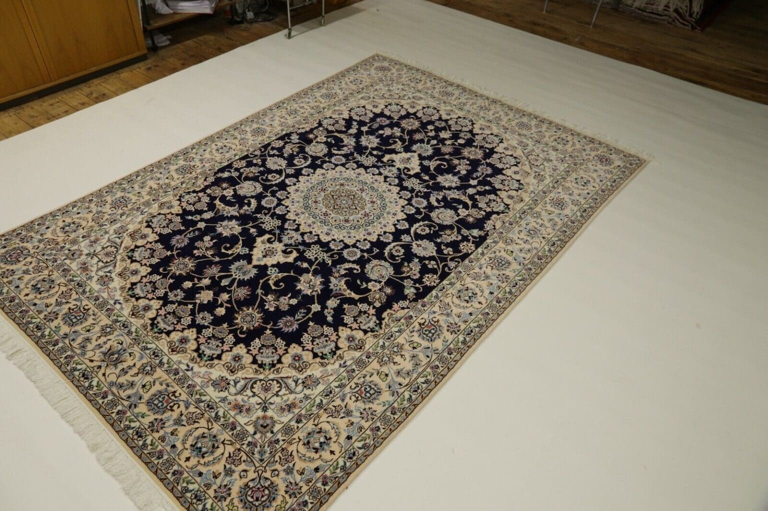 Perserteppich Nain 296 x 203 cm Schurwolle handgeknüpft