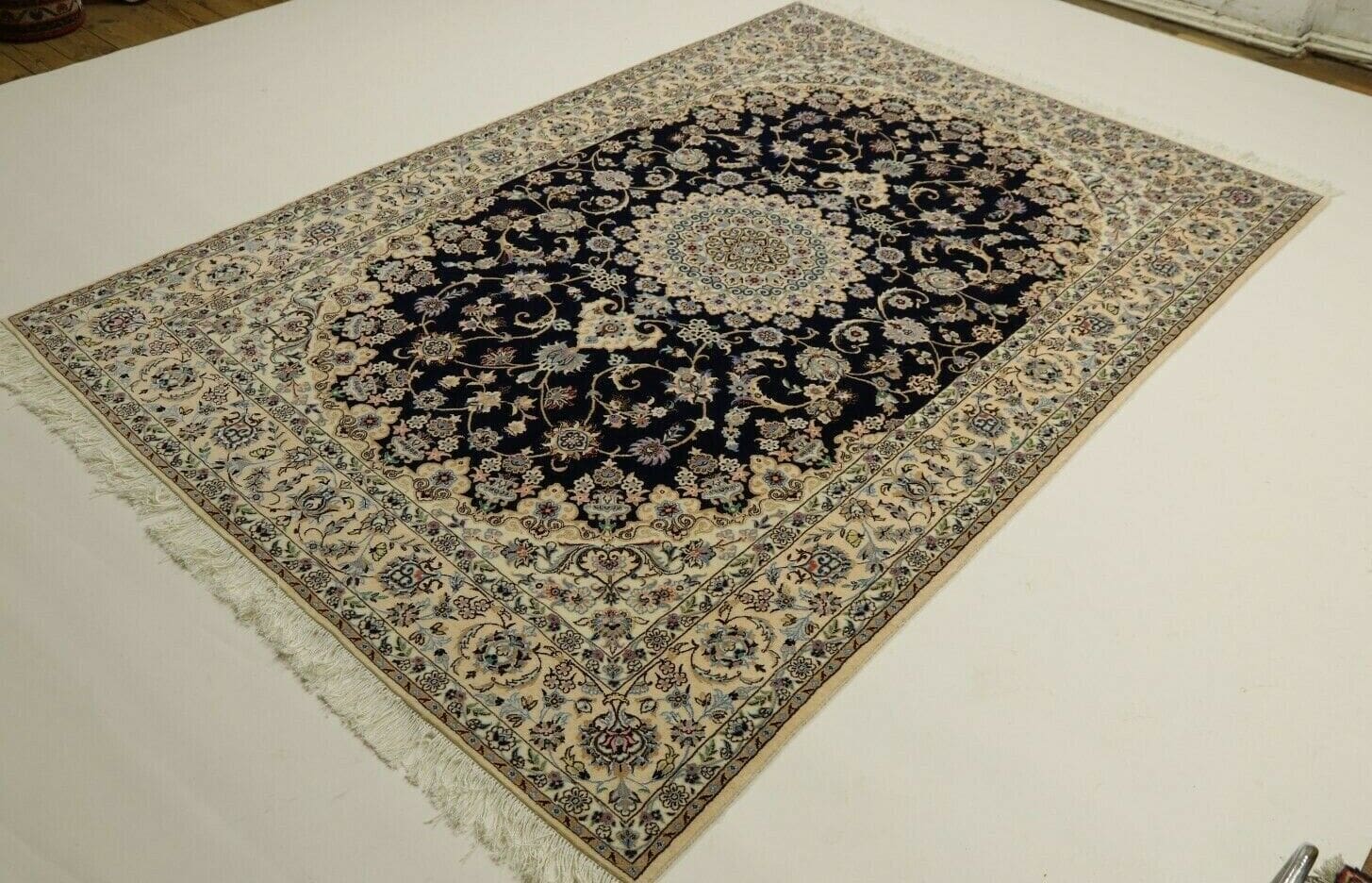 Perserteppich Nain 296 x 203 cm Schurwolle handgeknüpft