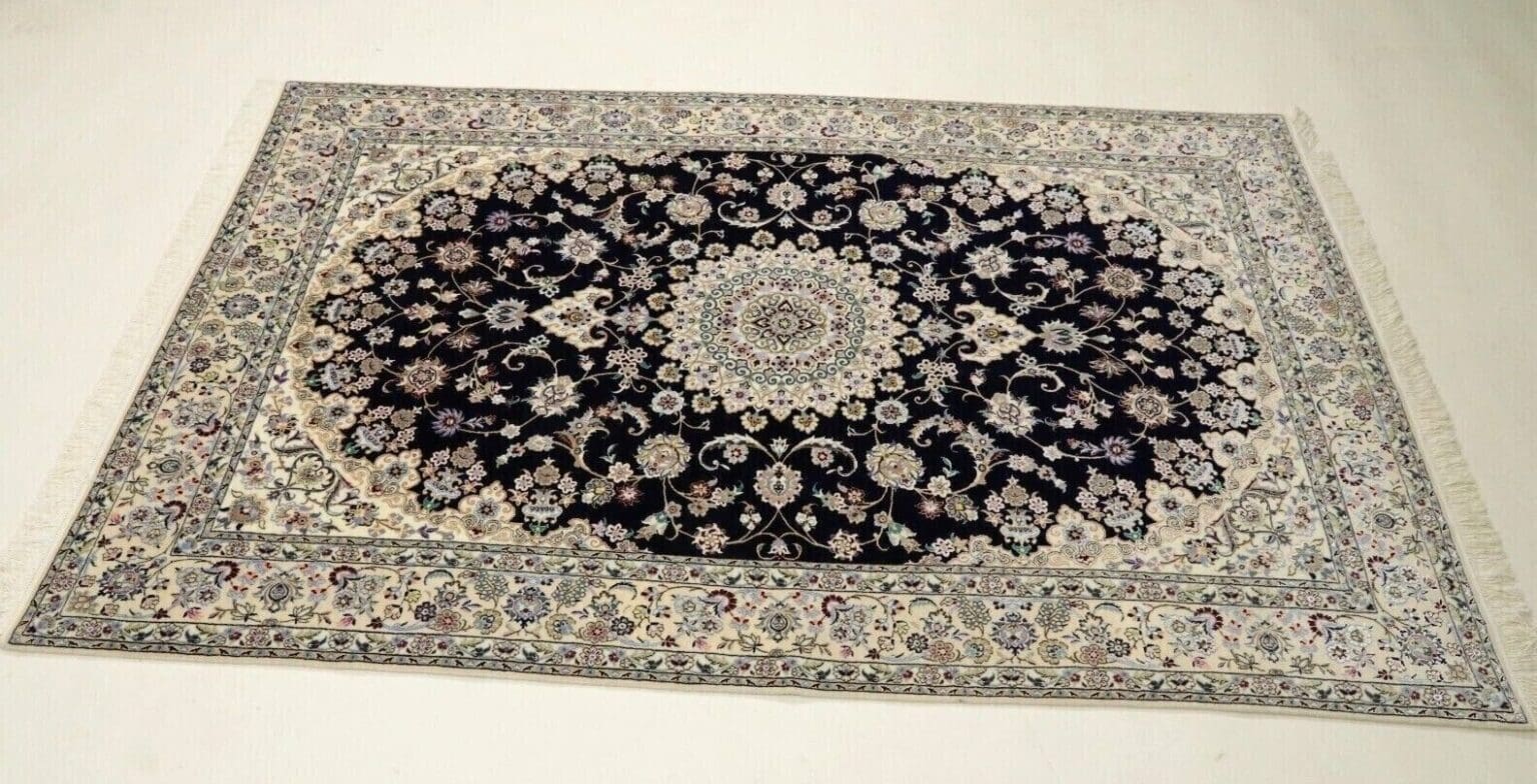 Perserteppich Nain 240 x 154 cm Korkwolle handgeknüpft