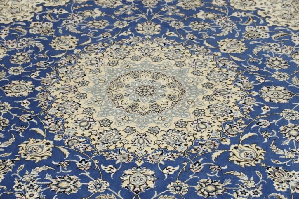 Perserteppich Nain 6 La 243 x 200 cm Korkwolle handgeknüpft