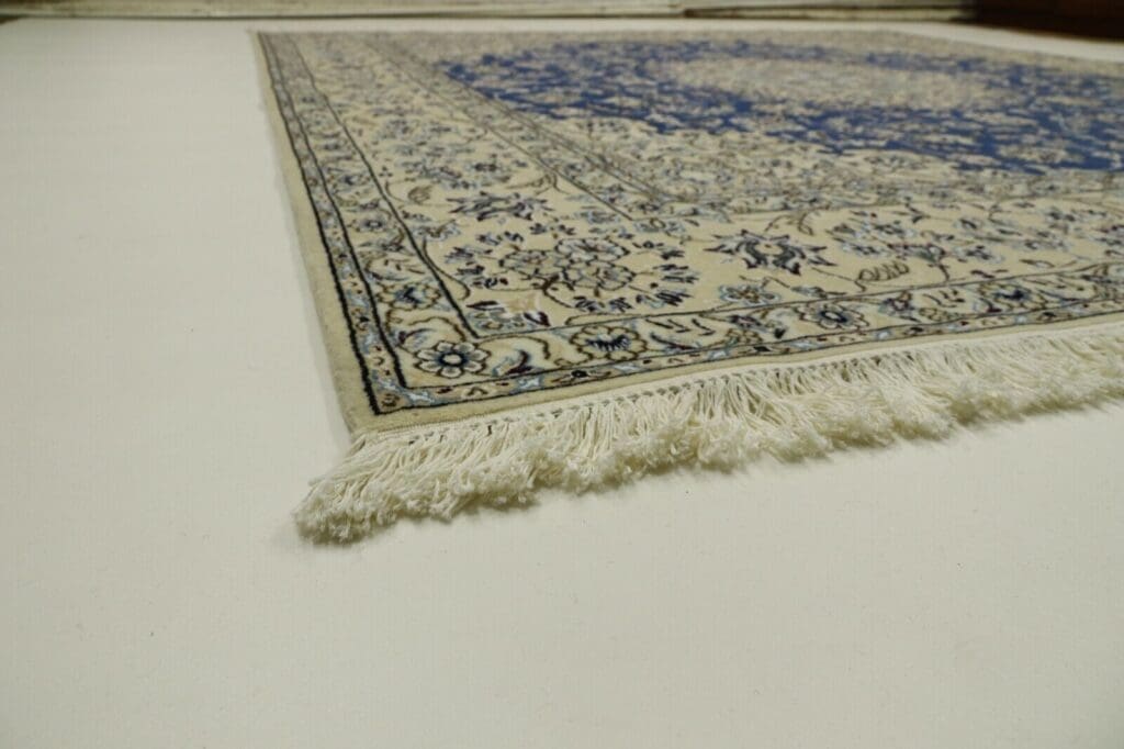 Perserteppich Nain 6 La 243 x 200 cm Korkwolle handgeknüpft