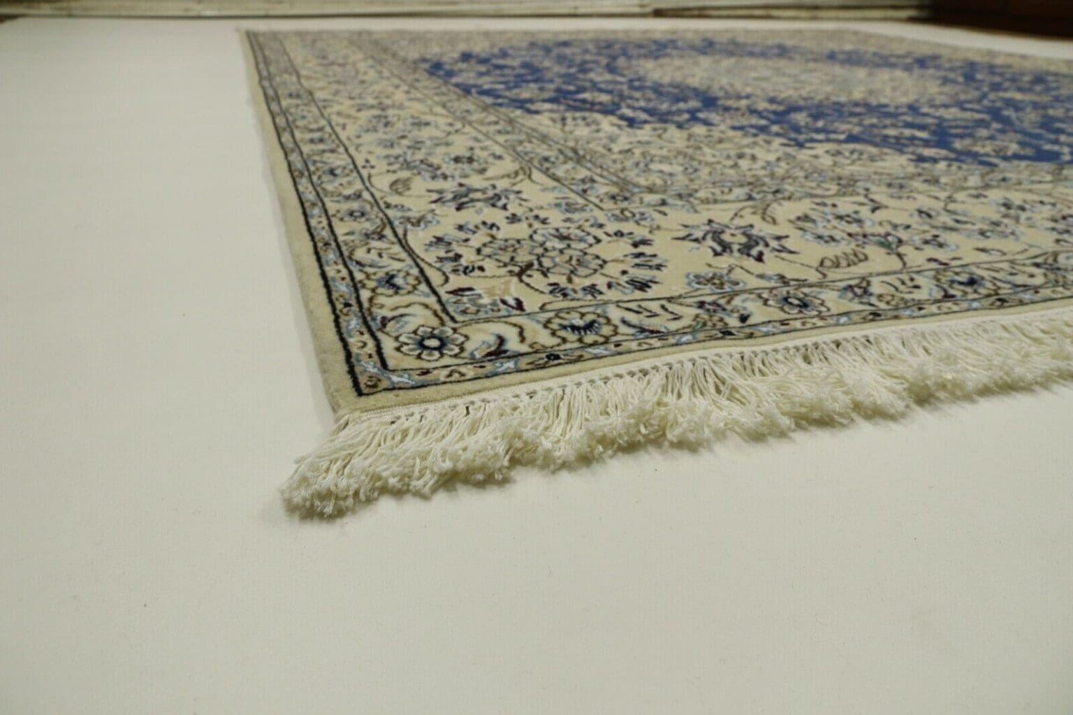 Perserteppich Nain 6 La 243 x 200 cm Korkwolle handgeknüpft