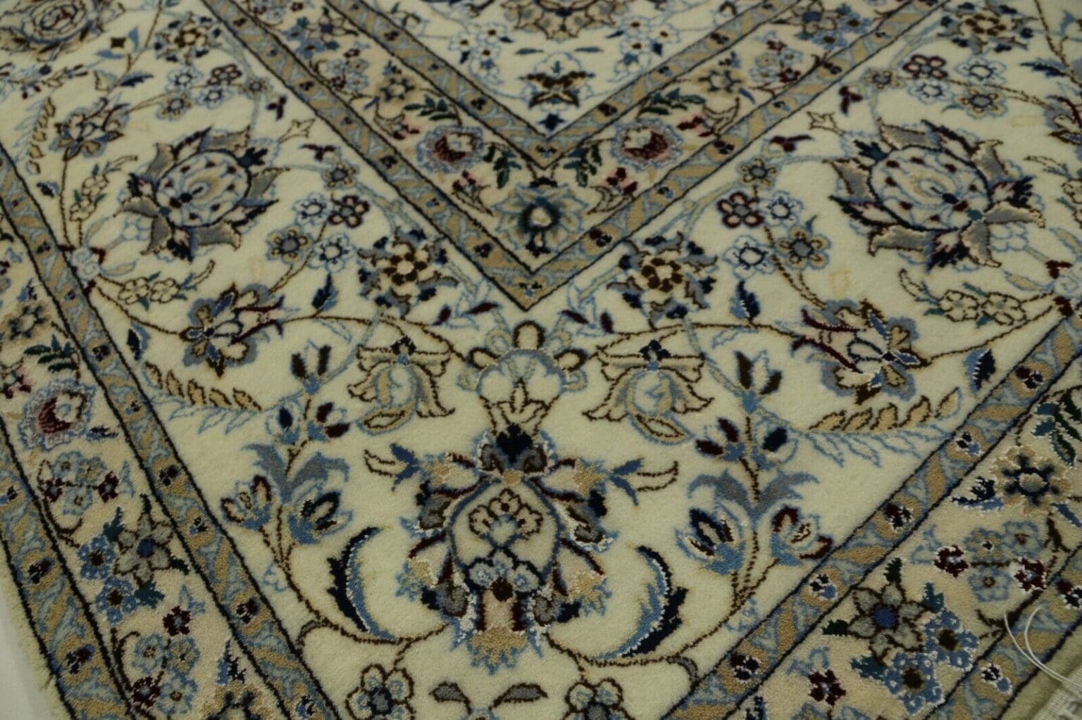 wunderschoner-perserteppich-247-x-200-cm-1000-knoten-m-habiban-signiert Perserteppich Persien 247 x 200 cm Korkwolle handgeknüpft