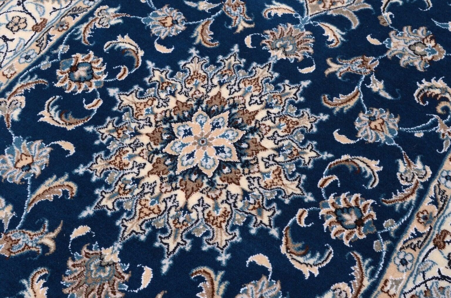 Perserteppich Nain 197 x 117 cm Wolle handgeknüpft