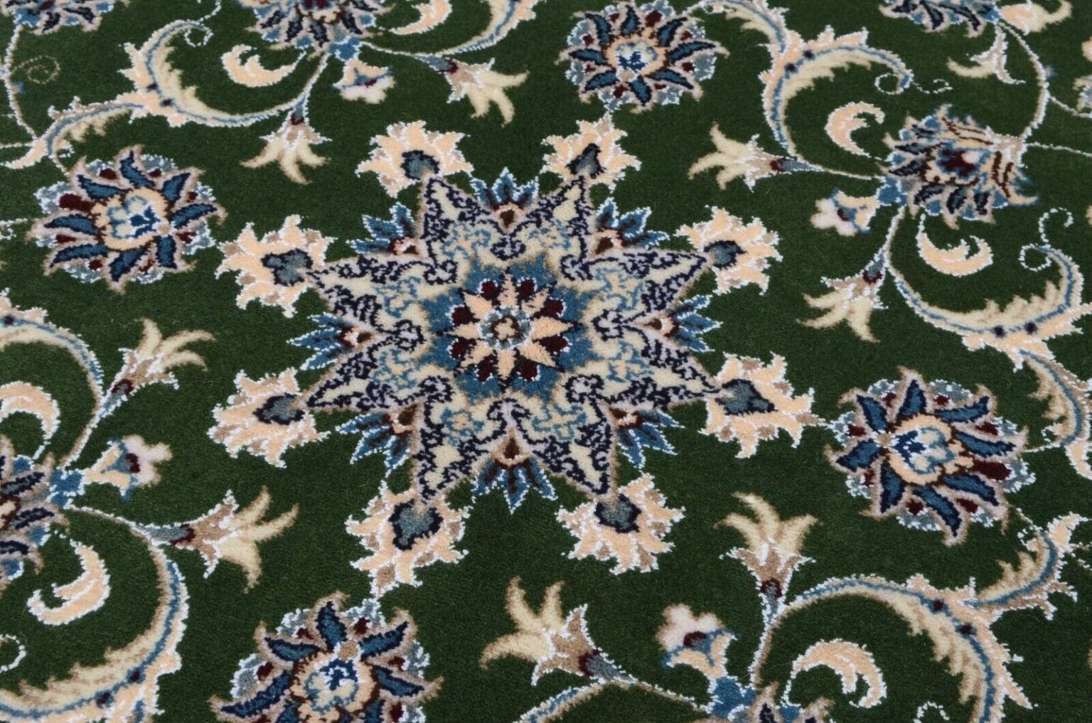 perserteppich-nain-rund-150-x-150-cm-300000-knoten-m-floralmotiv-mit-4 Perserteppich Nain 150 x 150 cm Wolle handgeknüpft