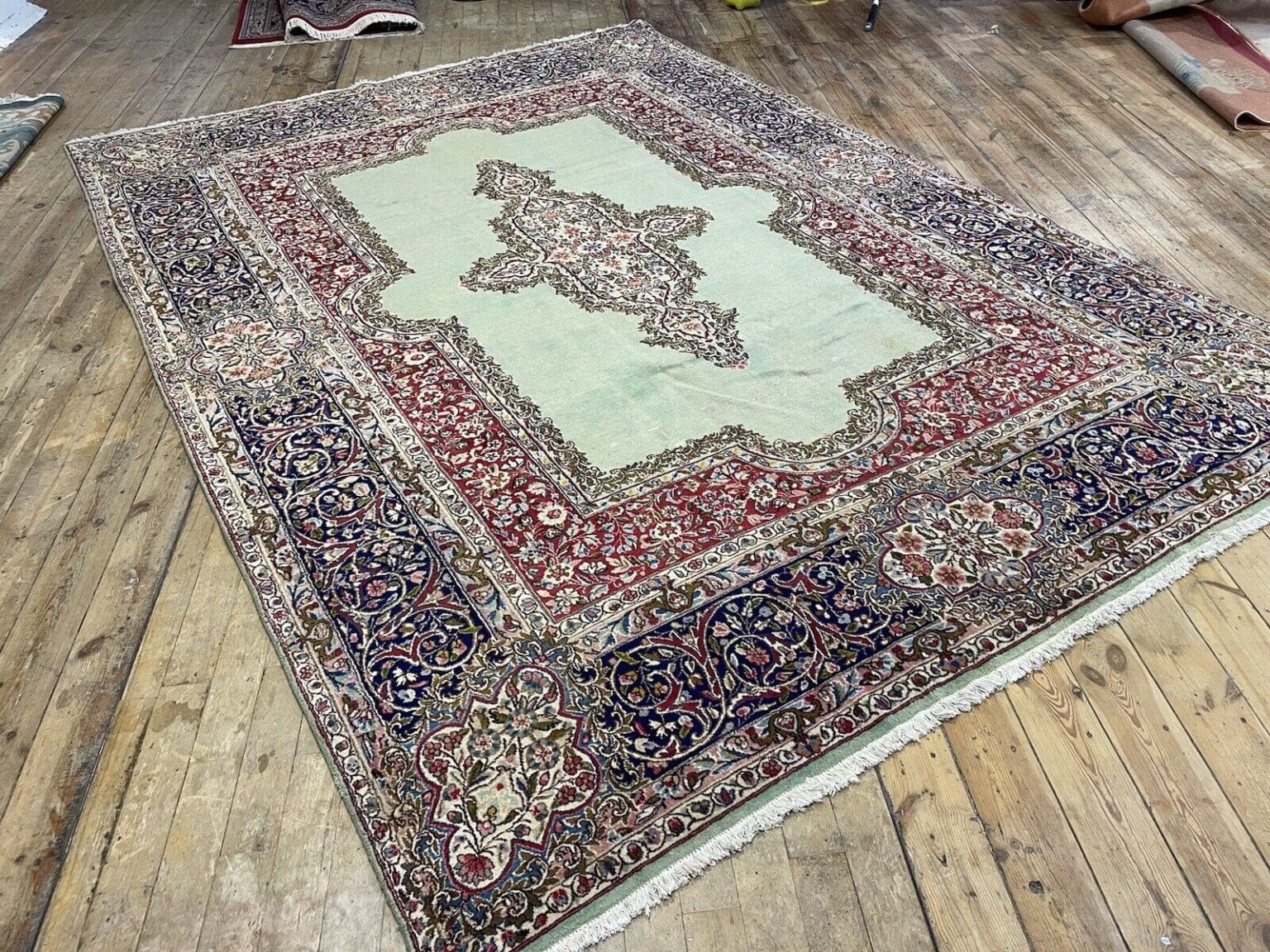 antiker-seltener-kerman-teppich-250x350-cm-mit-400000-knoten-grunes-8 Perserteppich Kerman 250 x 350 cm Wolle handgeknüpft